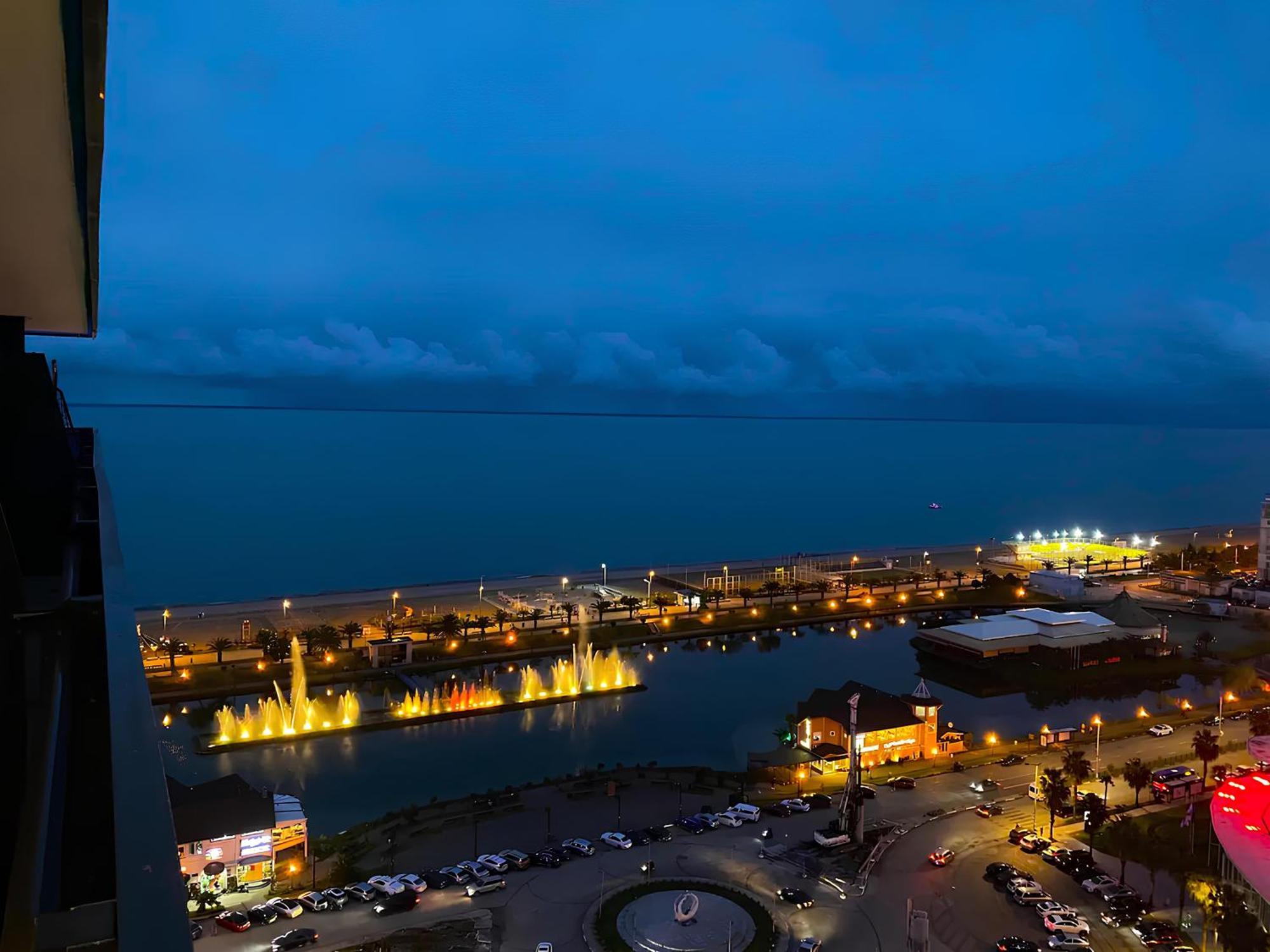 Orbi Panoramic Aparthotel Batumi Esterno foto