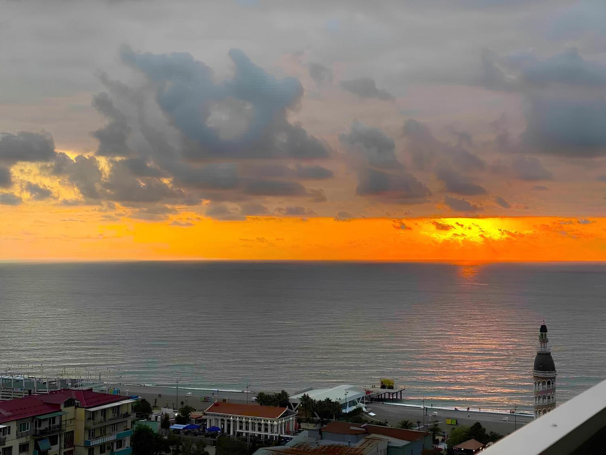 Orbi Panoramic Aparthotel Batumi Esterno foto